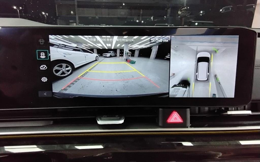 Kia Carnival IV (2020 - ) image