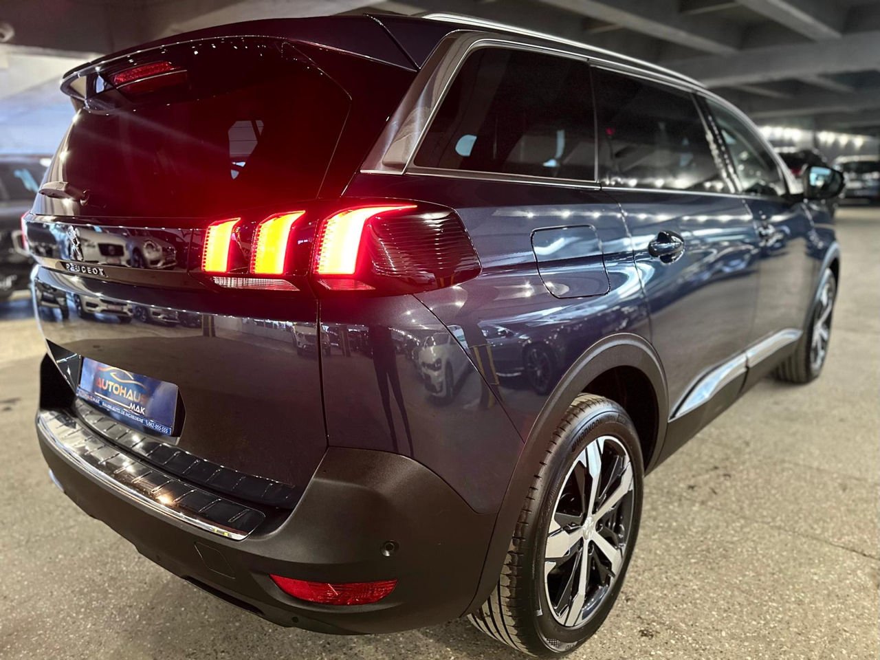 Peugeot 5008 II (2017 - ) image