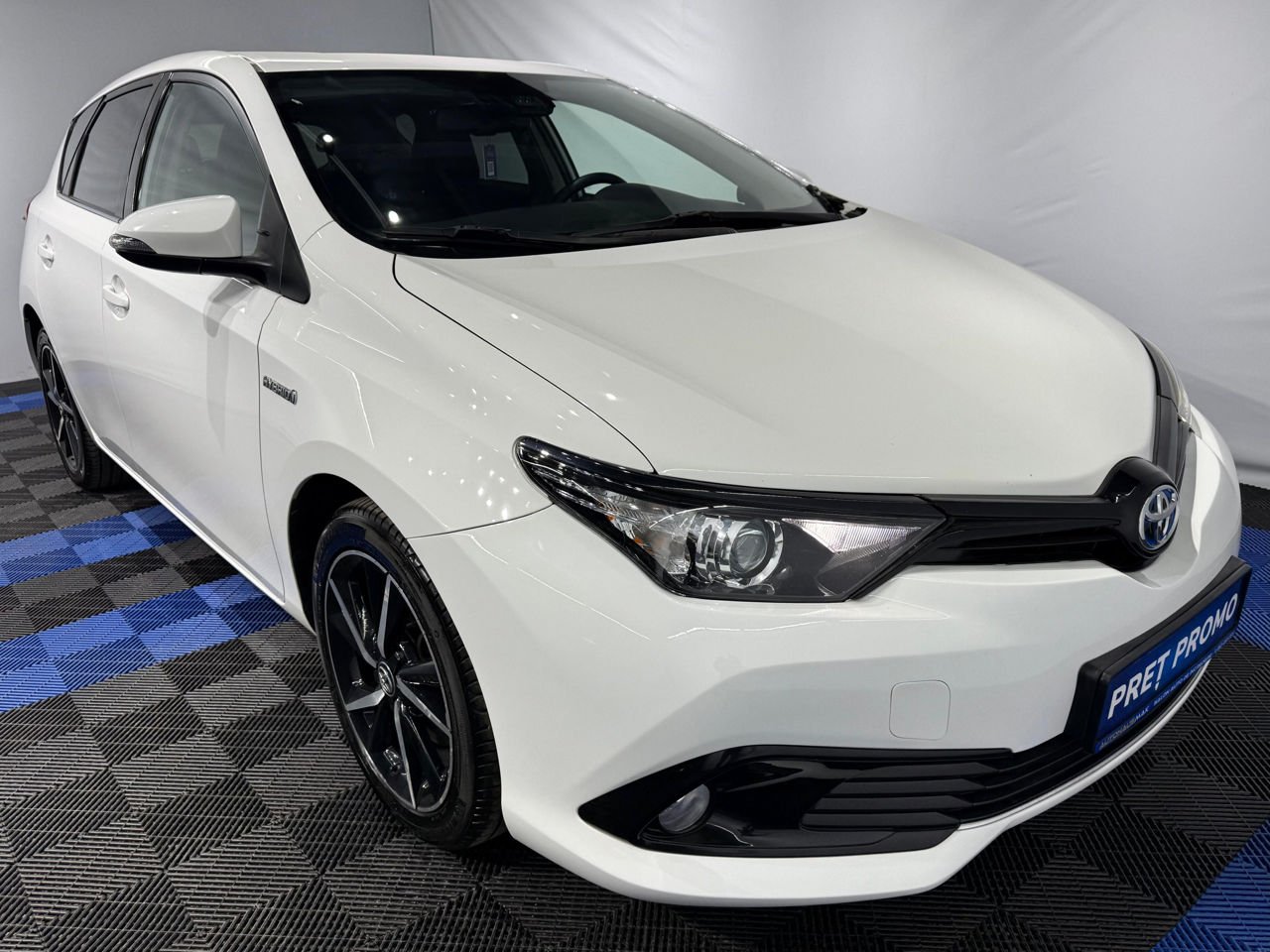 Toyota Auris 2012 - 2018 image
