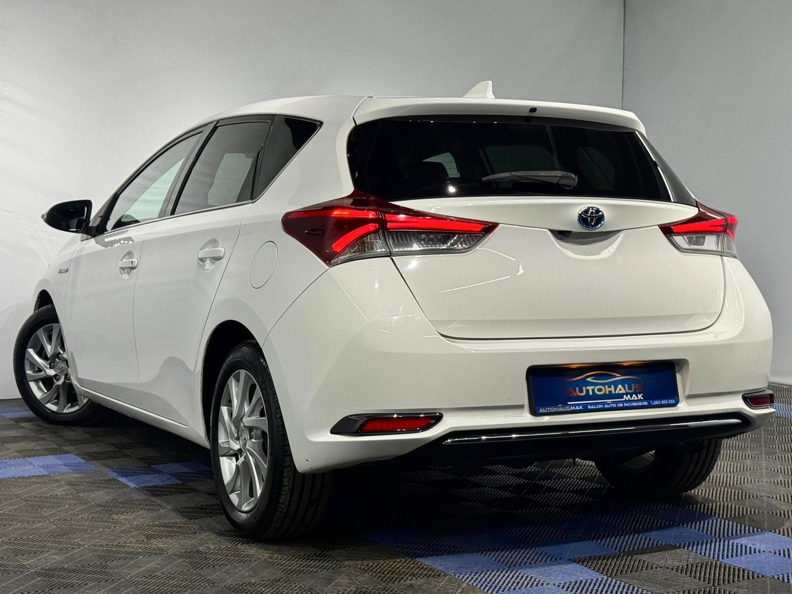 Toyota Auris 2012 - 2018 image