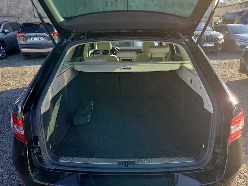 Škoda Superb IV (2020 - ) image