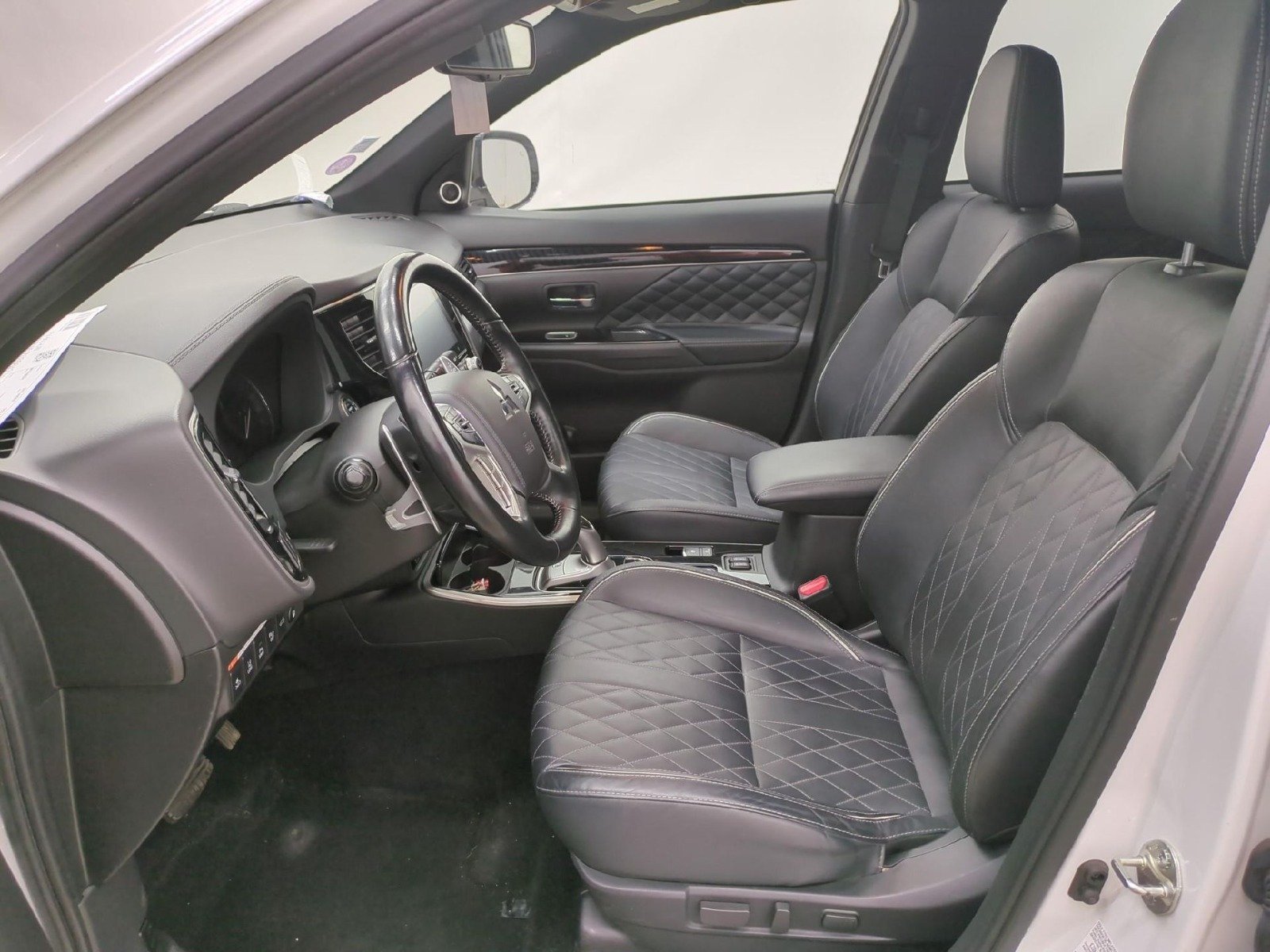 Mitsubishi Outlander III (2012 - 2021) image