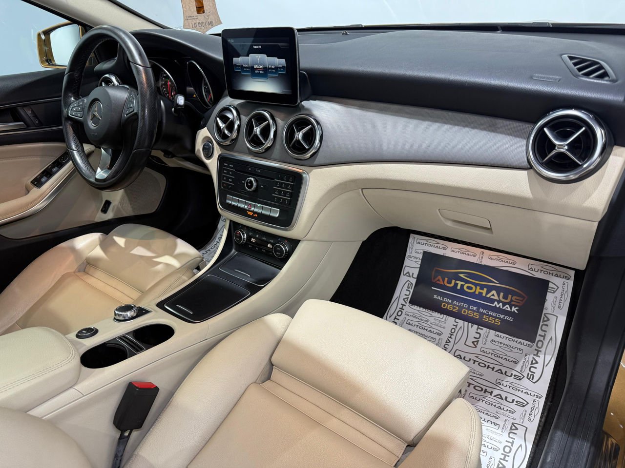 Mercedes-Benz GLA-Class X156 (2013 - 2019) image