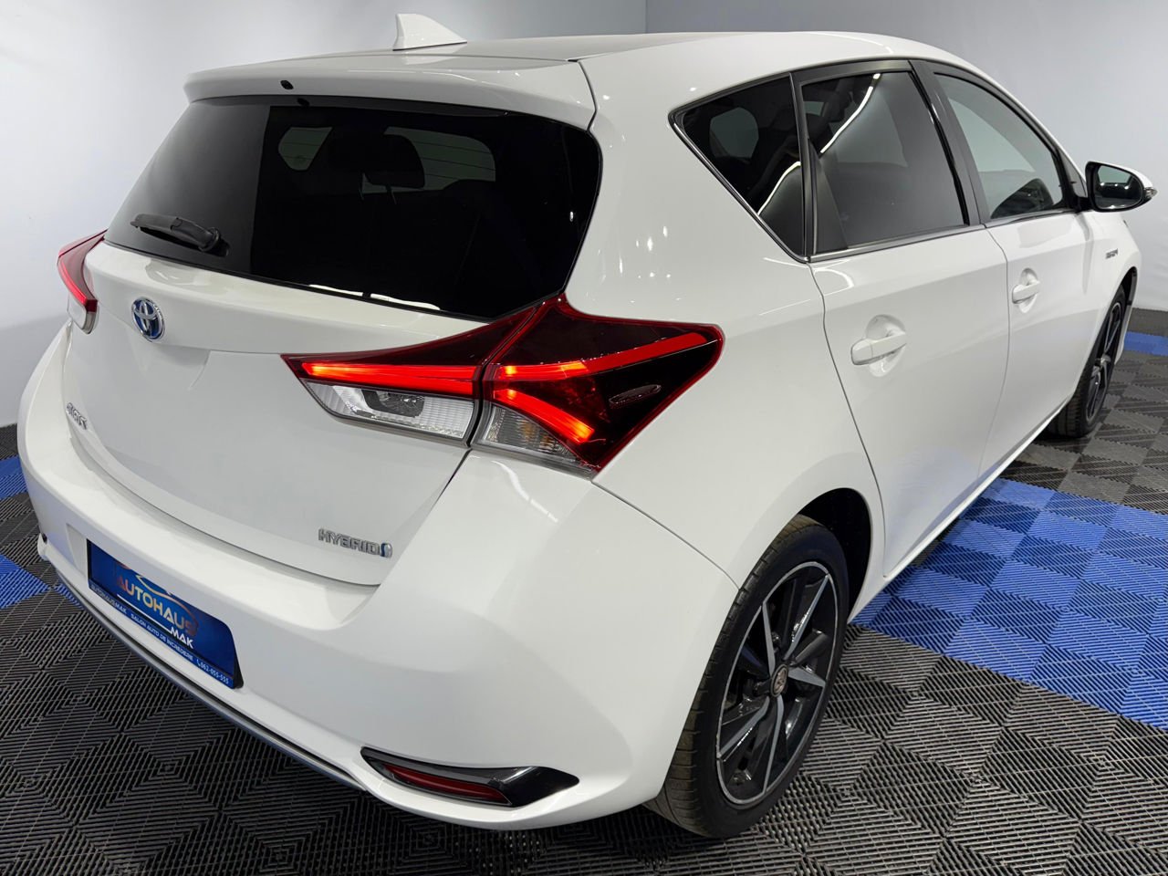 Toyota Auris 2012 - 2018 image