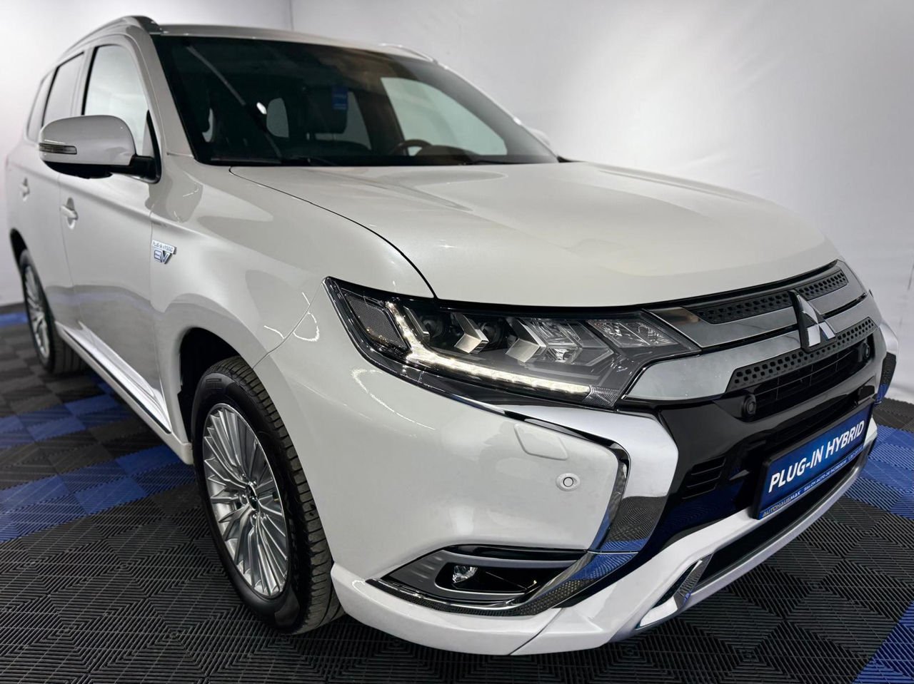 Mitsubishi Outlander I (2013 - 2018) image