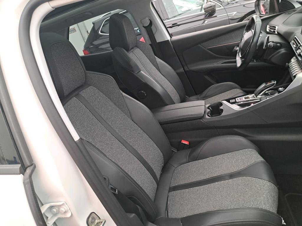 Peugeot 3008 II (2016 - ) image